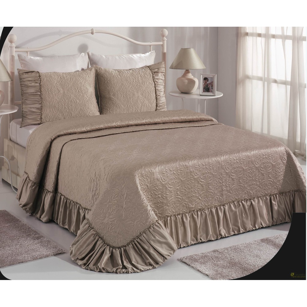 Casandra The City Merida 250x260 Yatak Örtüsü