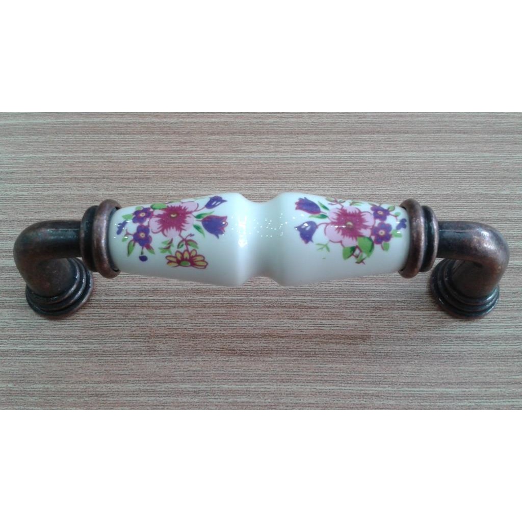 PORSELEN KULP DOLAP ÇEKMECE (2040) 96 MM 1.KALİTE PORSELEN KULP DOLAP ÇEKMECE (2040) 96 MM 1.KALİTE