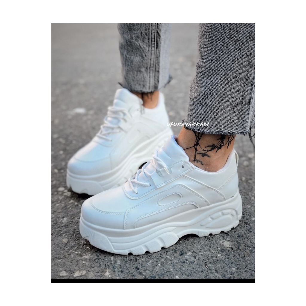 Jenny Bayan Sneakers