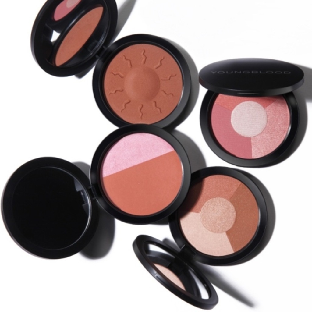 Youngblood mineral radiance riviera pembe şeftali tonlarinda allı