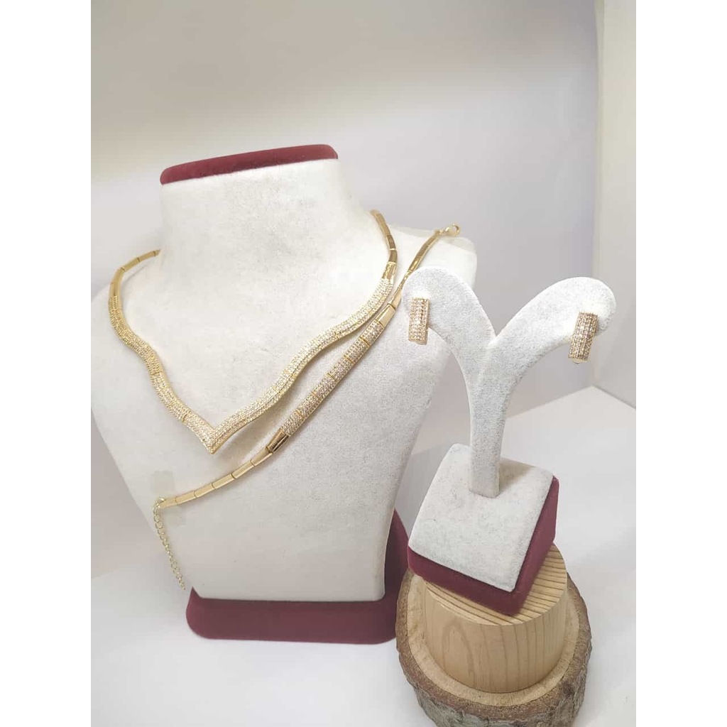 YENİ SEZON ALTIN KAPLAMA TAŞLI KOLYE BİLEKLİK KÜPE TAKI