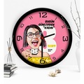 IMG-3518700078789627373 - Kişiye Özel Kadınlar Günü Temalı Karikatür Ahşap Duvar Saati - 3 - n11pro.com