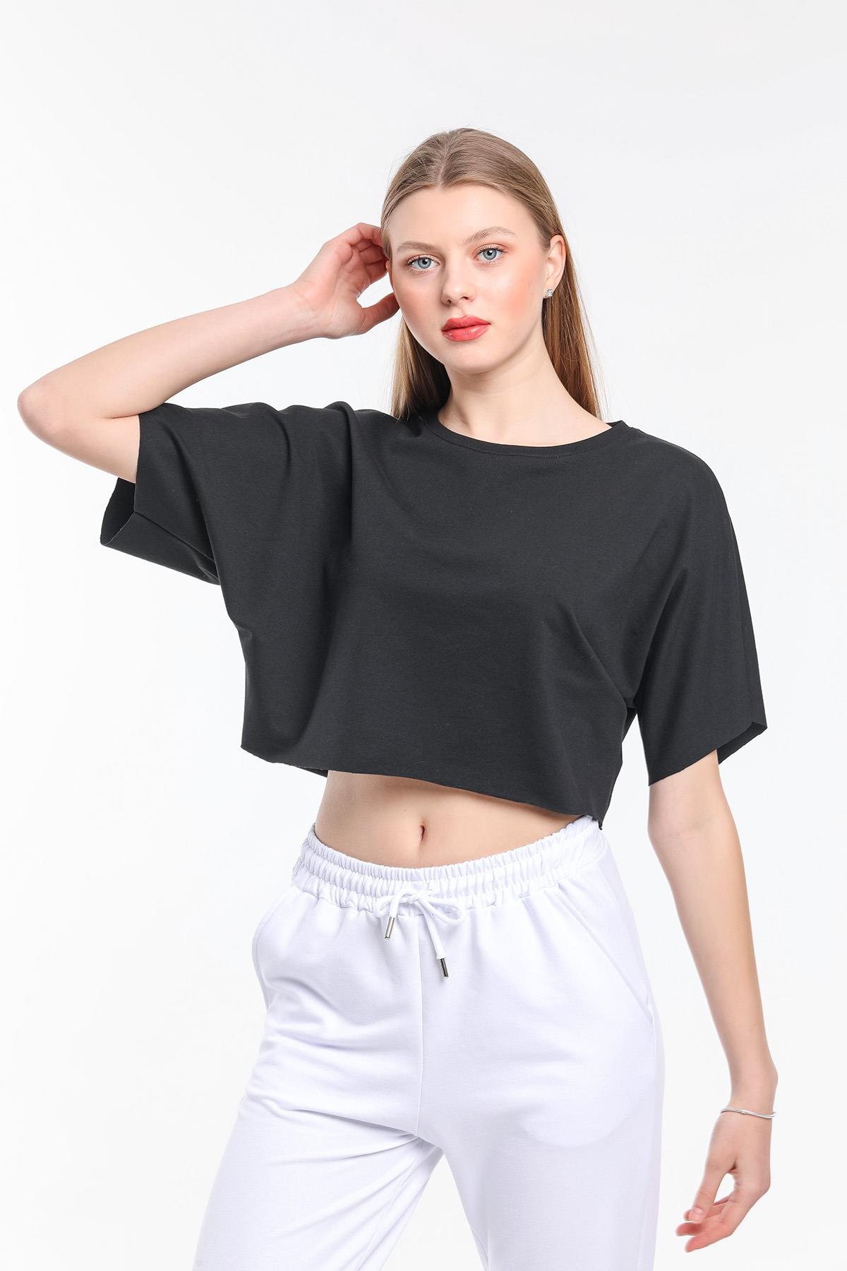 oversized t shirt crop top