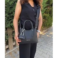 Just Polo Yeni Sezon 3 Bölmeli Yumuşak Deri Şık El Ve Omuz Çantası Shopper 22 X 18 Cm Siyah Just Polo Yeni Sezon 3 Bölmeli Yumuşak Deri Şık El Ve Omuz Çantası Shopper 22 X 18 Cm Siyah