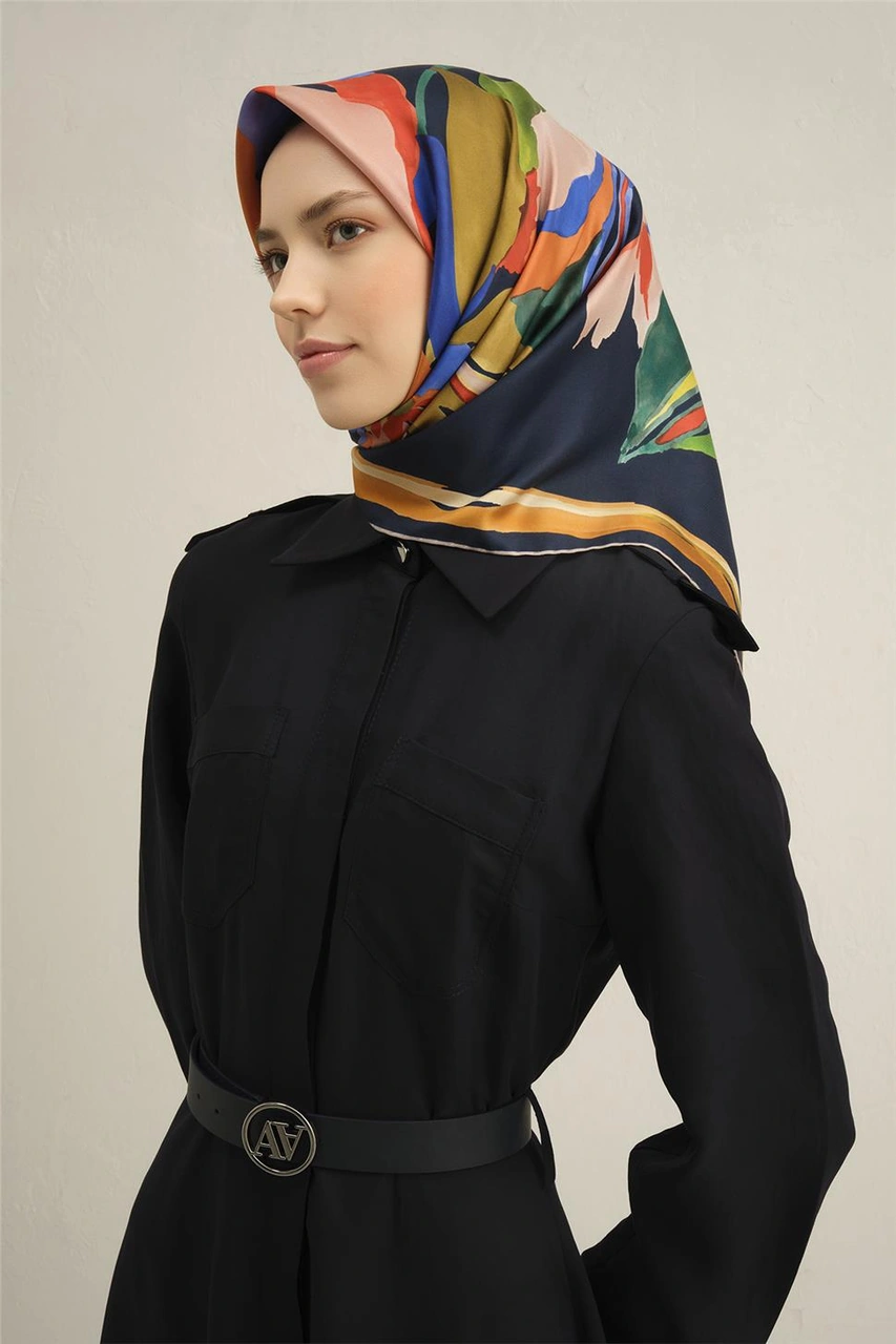 Armine Çiçek Desenli Saf İpek Sura Eşarp 9340d 55 Çok Renkli Armine Çiçek Desenli Saf İpek Sura Eşarp 9340d 55 Çok Renkli