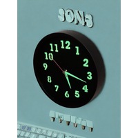 Fosforlu Gece Görünen Parlayan Siyah Duvar Saati Çap 22 Cm Camsız Siyah Fosforlu Gece Görünen Parlayan Siyah Duvar Saati Çap 22 Cm Camsız Siyah