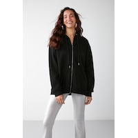 Grımelange Alena Kadın Basic Kanguru Cepli Oversize Organik Pamuk Fermuarlı Kapüşonlu Siyah Sweatshirt Grımelange Alena Kadın Basic Kanguru Cepli Oversize Organik Pamuk Fermuarlı Kapüşonlu Siyah Sweatshirt