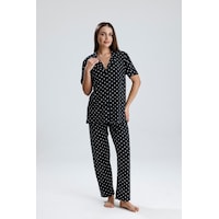Kompedan Kadın Puantiye Desen Önden Düğmeli Pijama Takım Siyah P. Siyah Kompedan Kadın Puantiye Desen Önden Düğmeli Pijama Takım Siyah P. Siyah