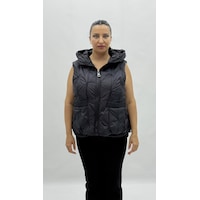 Büyük Beden Kapüşonlu Kapitone Oversize Kadın Kısa Yelek Siyah Büyük Beden Kapüşonlu Kapitone Oversize Kadın Kısa Yelek Siyah
