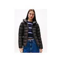 Tommy Hilfiger Kadın Marka Bayrak Logolu Sabit Kapüşonlu Kapitone Dolgulu Siyah Mont Dw0dw21617 Bds-10194 Siyah Tommy Hilfiger Kadın Marka Bayrak Logolu Sabit Kapüşonlu Kapitone Dolgulu Siyah Mont Dw0dw21617 Bds-10194 Siyah