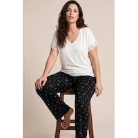 Siyah İnci Desenli Büyük Beden Battal Boy Viskon Örme Pijama Takım 26119514 Ekru Siyah İnci Desenli Büyük Beden Battal Boy Viskon Örme Pijama Takım 26119514 Ekru