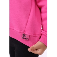 Kız Çocuk Relax Fit Dik Yaka Düşük Omuz Nakış Baskılı Sweatshirt - 3 İplik Şardonlu Fuşya Kız Çocuk Relax Fit Dik Yaka Düşük Omuz Nakış Baskılı Sweatshirt - 3 İplik Şardonlu Fuşya