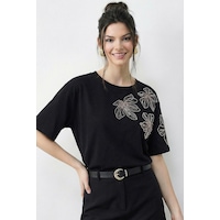 Shade Kadın Boncuk Taş İşlemeli Çiçek Desenli Kol Detaylı Bisiklet Yaka T-shirt 2107 60283972 - Siyah Shade Kadın Boncuk Taş İşlemeli Çiçek Desenli Kol Detaylı Bisiklet Yaka T-shirt 2107 60283972 - Siyah