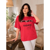 Büyük Beden Fashion Yazı Baskılı Taş Kemer Detaylı Kısa Kollu Kadın Bluz Kırmızı Büyük Beden Fashion Yazı Baskılı Taş Kemer Detaylı Kısa Kollu Kadın Bluz Kırmızı