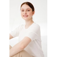 Desen Minimalist Oversize Yuvarlak Yaka Kısa Kol Kadın Bluz - Günlük & Şık Kemik Desen Minimalist Oversize Yuvarlak Yaka Kısa Kol Kadın Bluz - Günlük & Şık Kemik