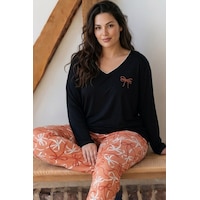 Siyah İnci Desenli Nakışlı Büyük Beden Battal Boy Viskon Örme Pijama Takım 26224832 Lacivert Siyah İnci Desenli Nakışlı Büyük Beden Battal Boy Viskon Örme Pijama Takım 26224832 Lacivert