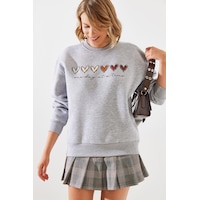 Shade Kadın Üç İplik Şardonlu Renkli Kalp Baskılı Sweatshirt Mbhs007 60601007 - Gri Melanj Shade Kadın Üç İplik Şardonlu Renkli Kalp Baskılı Sweatshirt Mbhs007 60601007 - Gri Melanj