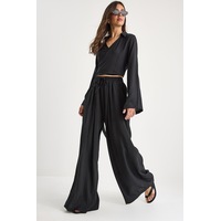 Shade Kadın V Yaka Bağlama Detaylı Bluz Cep Detaylı Beli Lastikli Salaş Pantolonlu Takım 60283324 - Siyah Shade Kadın V Yaka Bağlama Detaylı Bluz Cep Detaylı Beli Lastikli Salaş Pantolonlu Takım 60283324 - Siyah