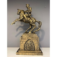 Peramari Atatürk Heykeli Gold Peramari Atatürk Heykeli Gold