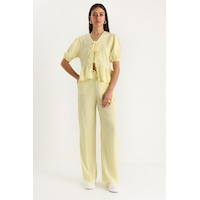 Shade Kadın Bağlama Detaylı Kolları Lastikli Bluz Pantolon Bürümcük Takım 8015 60283448 - Limon Sarısı Çok Renkli Shade Kadın Bağlama Detaylı Kolları Lastikli Bluz Pantolon Bürümcük Takım 8015 60283448 - Limon Sarısı Çok Renkli