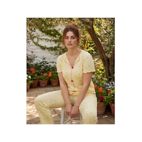 Siyah İnci Beden Fitilli Kaşkorse Örme Pijama Takım26120851 Sarı Siyah İnci Beden Fitilli Kaşkorse Örme Pijama Takım26120851 Sarı