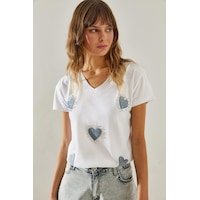 Shade Kadın V Yaka Yaka Kot Kalp Detaylı Taşlı T-shirt 60251412 - Beyaz Shade Kadın V Yaka Yaka Kot Kalp Detaylı Taşlı T-shirt 60251412 - Beyaz