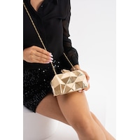 By Eduu Byeduu Gold Metal Clutch Portföy Abiye Çanta Altın By Eduu Byeduu Gold Metal Clutch Portföy Abiye Çanta Altın