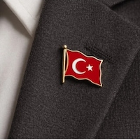 Dalgalı Bayrak Rozet Türk Bayrağı Yaka Rozeti Altın - 2 Adet Altın Dalgalı Bayrak Rozet Türk Bayrağı Yaka Rozeti Altın - 2 Adet Altın