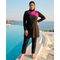 Pierre Cardin Büyük Beden Sıfır Yaka Düz Paça İç Giyimli Çift Boneli Kadın Tesettür Mayo Siyah Pierre Cardin Büyük Beden Sıfır Yaka Düz Paça İç Giyimli Çift Boneli Kadın Tesettür Mayo Siyah
