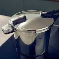 Fissler Vitaquick Elemental 6 Litre Düdüklü Tencere Siyah Fissler Vitaquick Elemental 6 Litre Düdüklü Tencere Siyah