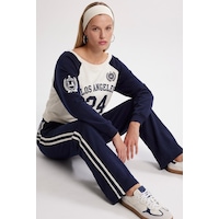 Ritnice Kadın Stone Kayık Yaka Sweatshirt Şeritli Alt Eşofman Lacivert Alt Üst Takım Ritnice Kadın Stone Kayık Yaka Sweatshirt Şeritli Alt Eşofman Lacivert Alt Üst Takım