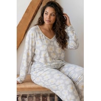 Siyah İnci Desenli Büyük Beden Battal Boy Viskon Örme Pijama Takım 26224845 Çok Renkli Siyah İnci Desenli Büyük Beden Battal Boy Viskon Örme Pijama Takım 26224845 Çok Renkli