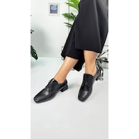 Günlük Kadın Loafer Topuklu Toka Ve Dikiş Detaylı Bağcıklı Küt Burunlu Ayakkabı 1500 Siyah Günlük Kadın Loafer Topuklu Toka Ve Dikiş Detaylı Bağcıklı Küt Burunlu Ayakkabı 1500 Siyah