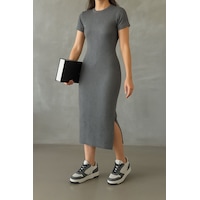 Trend Alisse Yazlık Midi Boy Antrasit Yırtmaçlı Basic Elbise Trend Alisse Yazlık Midi Boy Antrasit Yırtmaçlı Basic Elbise