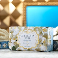 Zeyteen Gizli Bahçe Yaseminli Zeytinyağı Katı Sabun 250 G Zeyteen Gizli Bahçe Yaseminli Zeytinyağı Katı Sabun 250 G