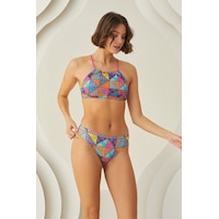 Loya Kadın Renkli Sundream Sırttan Bağlamalı Halter Yaka Tek Üst Bikini Çok Renkli Loya Kadın Renkli Sundream Sırttan Bağlamalı Halter Yaka Tek Üst Bikini Çok Renkli