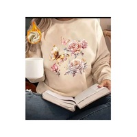 Herkesemoda Kelebek Ve Gül Baskı Detaylı Bisiklet Yaka Sweatshirt Bej Herkesemoda Kelebek Ve Gül Baskı Detaylı Bisiklet Yaka Sweatshirt Bej