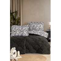 Wellsoft Çift Kişilik Fırfırlı Yorgan Seti 195x215 Cm Çift Taraflı Peluş Yorgan + 2 Yastık Kılıfı Leo Zebra Antrasit Wellsoft Çift Kişilik Fırfırlı Yorgan Seti 195x215 Cm Çift Taraflı Peluş Yorgan + 2 Yastık Kılıfı Leo Zebra Antrasit