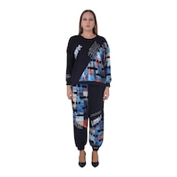 Büyük Beden Payetli Yazılı Bluz Pantalon Alt Üst İkili Viskon Takım Siyah Büyük Beden Payetli Yazılı Bluz Pantalon Alt Üst İkili Viskon Takım Siyah