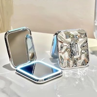 Led Işıklı Katlanabilir Cep Aynası - Kare Tasarım, Çift Taraflı, Makyaj Aynası Diğer Led Işıklı Katlanabilir Cep Aynası - Kare Tasarım, Çift Taraflı, Makyaj Aynası Diğer