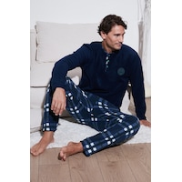 Buratti Regular Fit Bisiklet Yaka Kışlık Yumuşak Dokulu Polar Erkek Pijama Takımı 6096100 Lacivert Buratti Regular Fit Bisiklet Yaka Kışlık Yumuşak Dokulu Polar Erkek Pijama Takımı 6096100 Lacivert