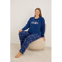 Siyah İnci Temalı Nakışlı Büyük Beden Polar Kışlık Örme Pijama Takım Lacivert Siyah İnci Temalı Nakışlı Büyük Beden Polar Kışlık Örme Pijama Takım Lacivert