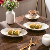 Porsima 4444 Gardenya Porselen Altın Fileli Kayık Tabak Seti - Oval Kahvaltılık Sunumluk Seti 20cm Beyaz Porsima 4444 Gardenya Porselen Altın Fileli Kayık Tabak Seti - Oval Kahvaltılık Sunumluk Seti 20cm Beyaz