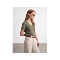 Dilvin 32847 Lyocell Karışımlı V Yaka T-shirt-haki-16458 Dilvin 32847 Lyocell Karışımlı V Yaka T-shirt-haki-16458