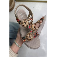 Günlük Siyah Kadın Sandalet Desenli Düşmez Boncuk Taşlı Lastik Bant Fuspet Rahat Düz Topuk Taban 06 Bej Günlük Siyah Kadın Sandalet Desenli Düşmez Boncuk Taşlı Lastik Bant Fuspet Rahat Düz Topuk Taban 06 Bej