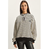 Shade Kadın Fular Detaylı Leopar Nakışlı Çizgili Üç İplik Şardonlu Oversize Sweatshirt 6973 60283818 - Ekru-siyah Çok Renkli Shade Kadın Fular Detaylı Leopar Nakışlı Çizgili Üç İplik Şardonlu Oversize Sweatshirt 6973 60283818 - Ekru-siyah Çok Renkli