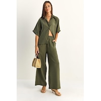 Shade Kadın Oversize Kısa Kol Gömlek Beli Lastikli Geniş Paça Pantolon Takım 7651 60286138 - Haki Shade Kadın Oversize Kısa Kol Gömlek Beli Lastikli Geniş Paça Pantolon Takım 7651 60286138 - Haki