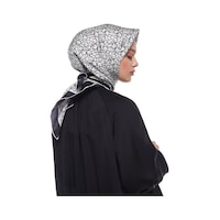 İpekevi Twill İpek Eşarp - Typo Monogram - Beyaz Siyah - Fondöten İpekevi Twill İpek Eşarp - Typo Monogram - Beyaz Siyah - Fondöten