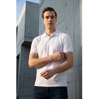 Süvari Slim Fit Düz Baskısız Pike Düğmeli Polo Yaka Nefes Alabilen T-shirt Beyaz Süvari Slim Fit Düz Baskısız Pike Düğmeli Polo Yaka Nefes Alabilen T-shirt Beyaz