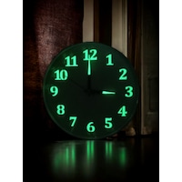 Fosforlu Gece Karanlıkta 5 Saat Parlayan Duvar Saati Çap 22 Cm Beyaz Fosforlu Gece Karanlıkta 5 Saat Parlayan Duvar Saati Çap 22 Cm Beyaz